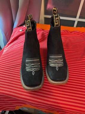 Cuadra Black Suede Square Toe Chelsea Boots